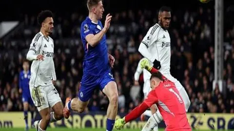 欧冠女子足球队力克强敌，6-1完胜，双星闪耀各入两球，四将助力，巴塞罗那展现豪情